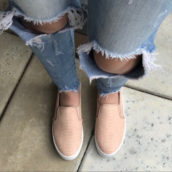 SIZE CLEARANCE‼️Peyton Slip on Sneakers-Salmon - Picture 2 of 7